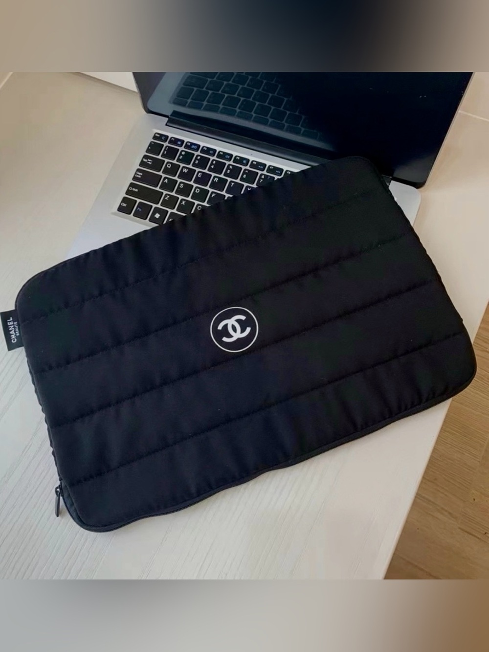 CHANEL Zippered Laptop Case in Black NWT GWP - Picture 2 of 15